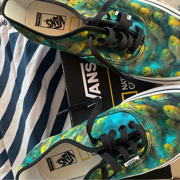 National Geographic vans Limited addition - Picture 2 of 3
